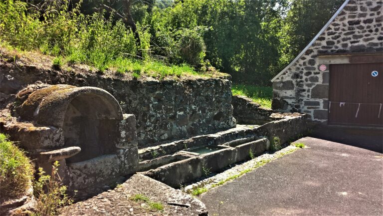 Salins - source et abreuvoir